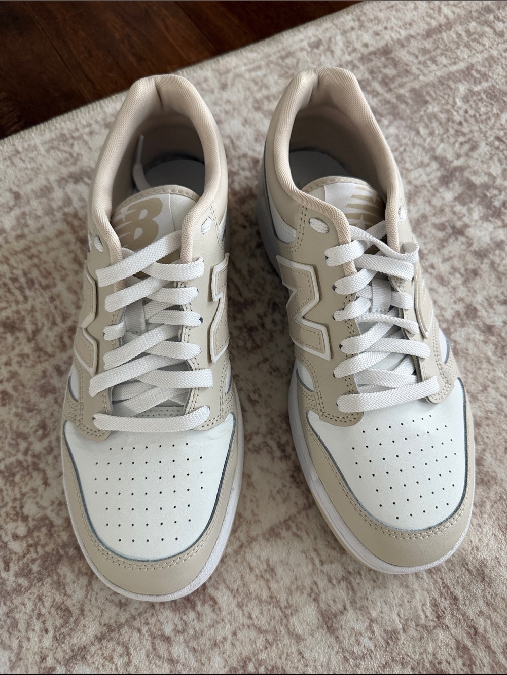 New Balance Cream & White Low-Top Sneakers
